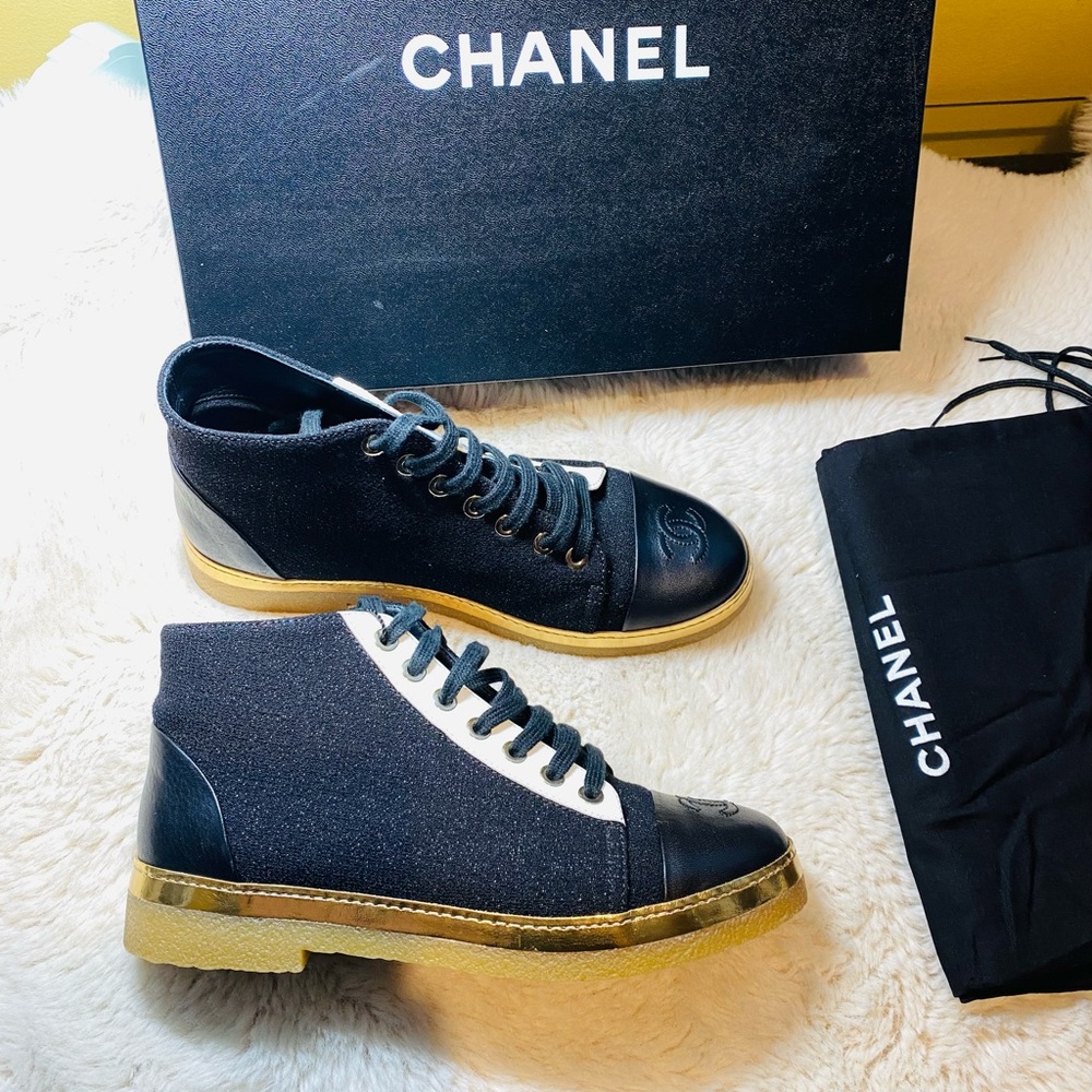 CHANEL Black and White High-Top Sneakers - Picture 14 of 14